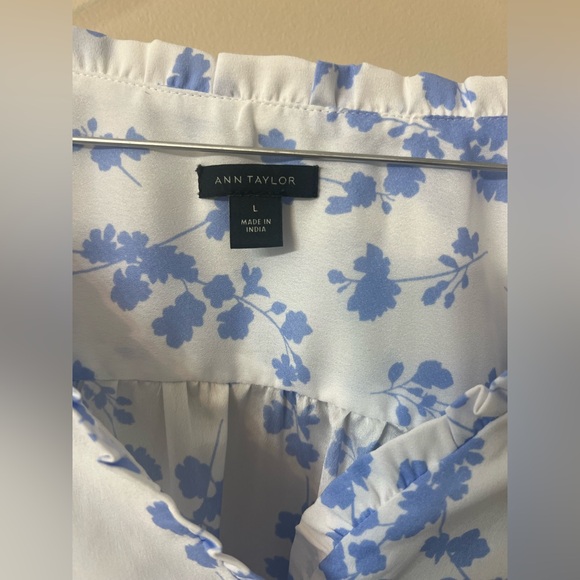 Ann Taylor White and Blue Floral Blouse - Picture 2 of 3